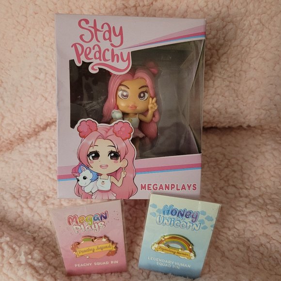 Megan plays collectable figure & pins - Picture 1 of 7